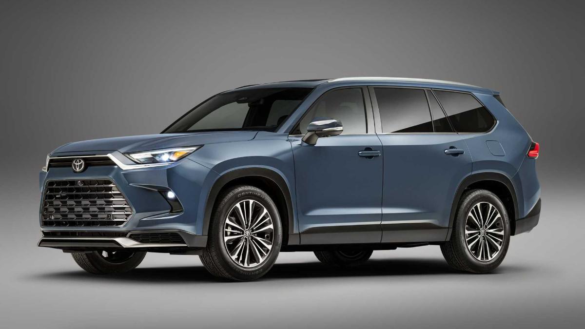 ЦСН: Компания Toyota представила новый кроссовер Grand Highlander с 3 рядами  сидений