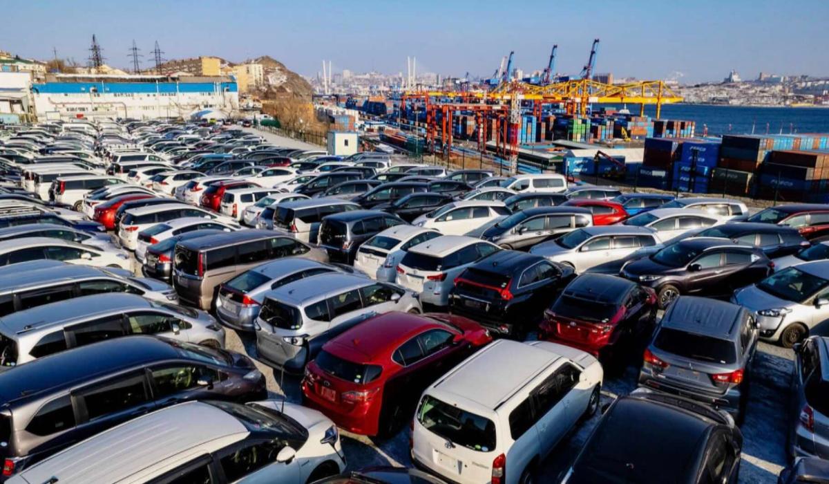 СМИ: Сотни автомобилей россиян «зависли» в портах