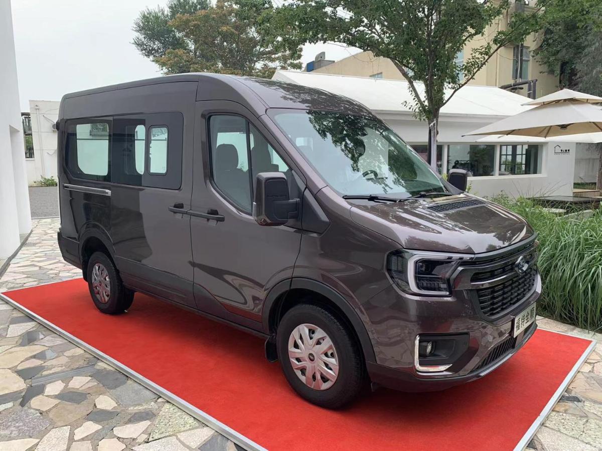 В Китае показали Ford Transit 2024 (V363) c дизайном в духе пикапа Ranger