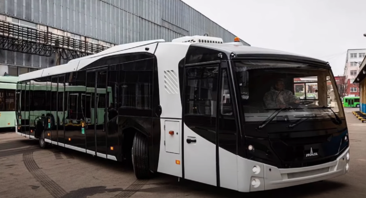 Перронному автобусу МАЗ-171 сулят мировую сенсацию с большим будущим