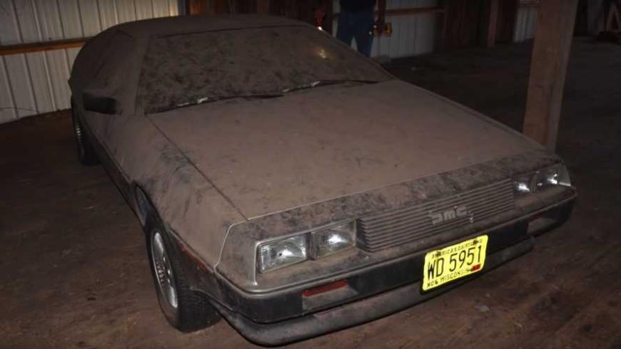 Этот DeLorean находился в гараже последние 32 года