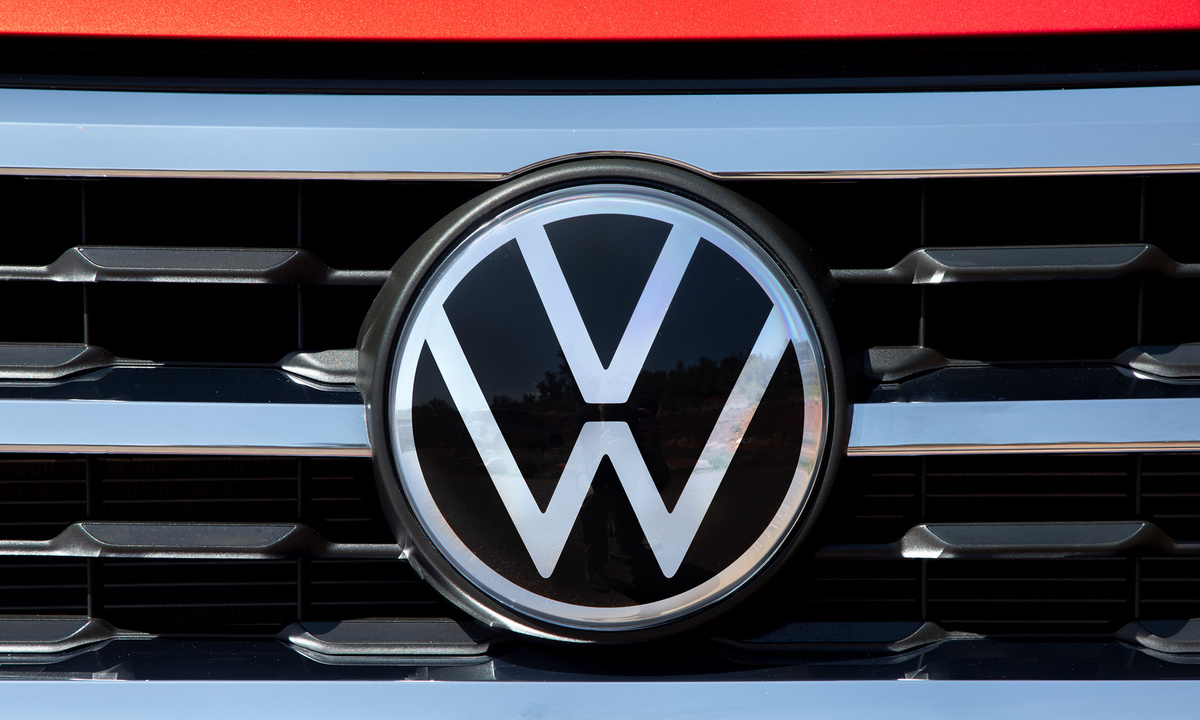 "Рожденный заново": бывший завод VW в России бьет рекорды производства под новым именем