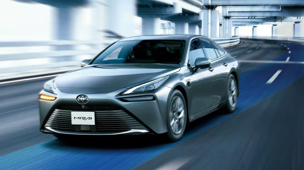 Toyota Mirai 2024 года получит обновленный интерьер и новые технологии 