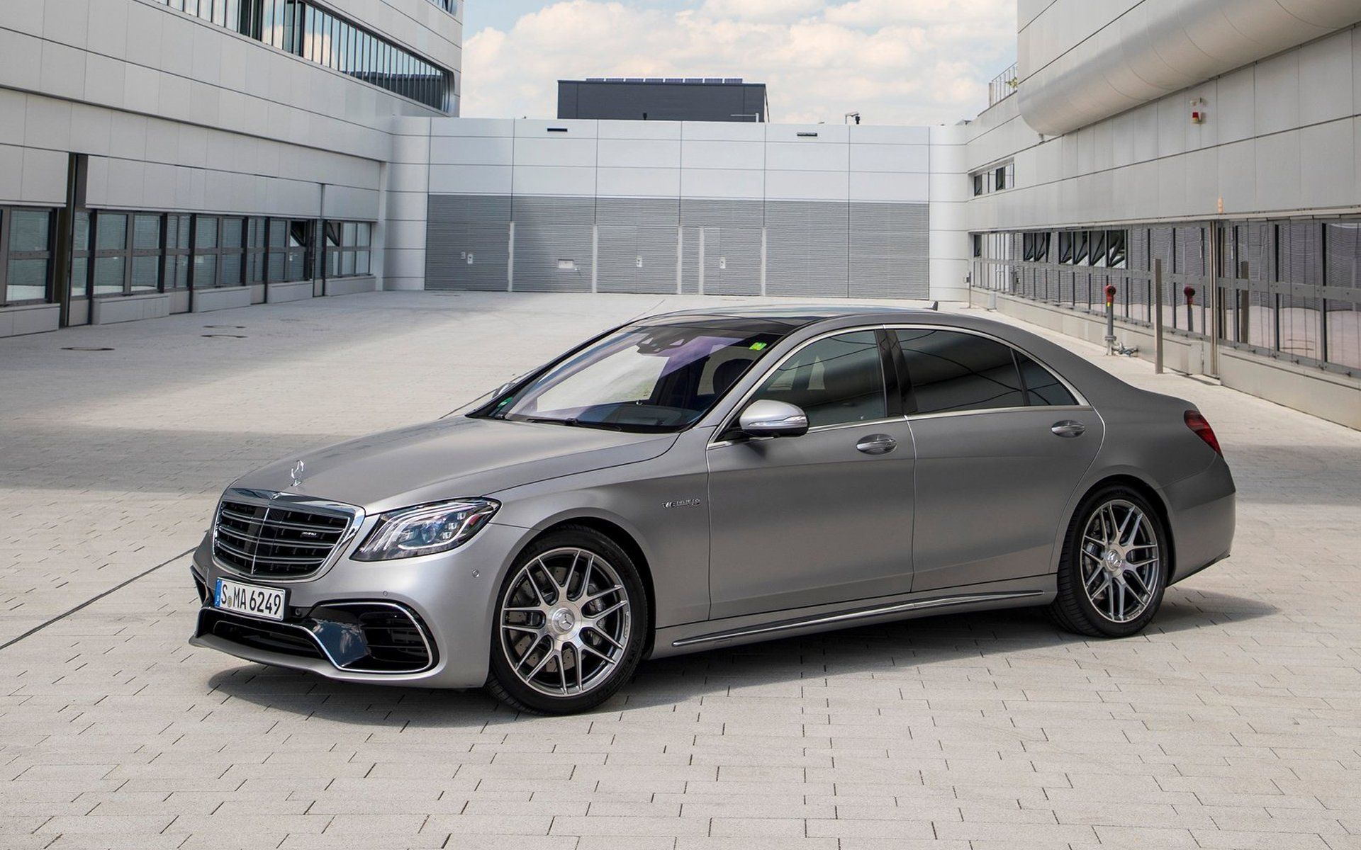 Мерседес s63 AMG серый