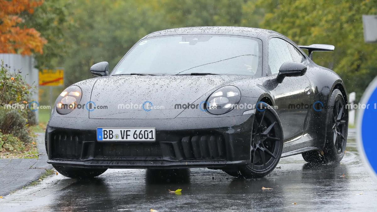На тестах замечена обновленная версия Porsche 911 GTS 