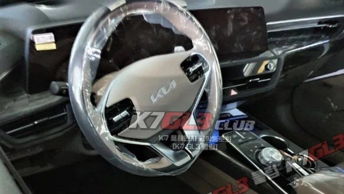 В сети рассекретили салон нового большого седана Kia K8