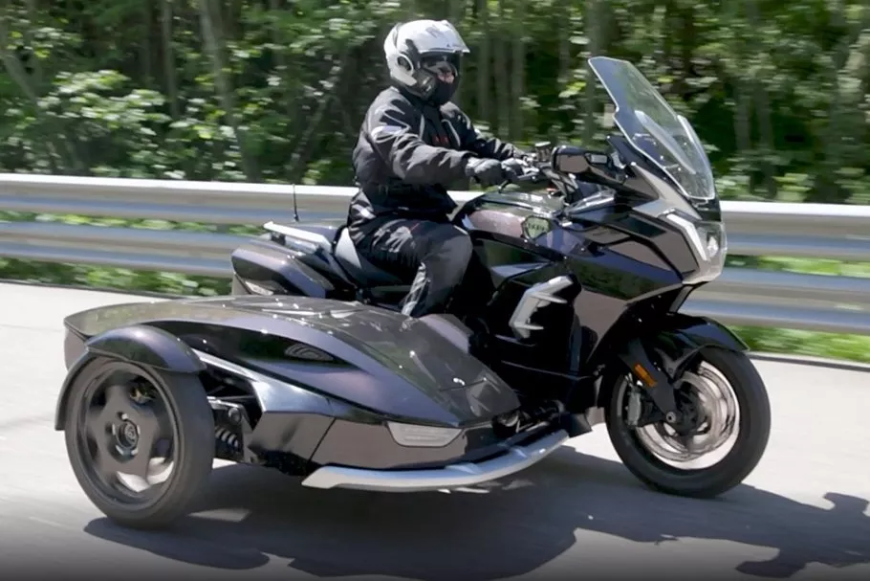 Мантуров: Российский мотоцикл Aurus Merlon появится на дорогах в 2024 году