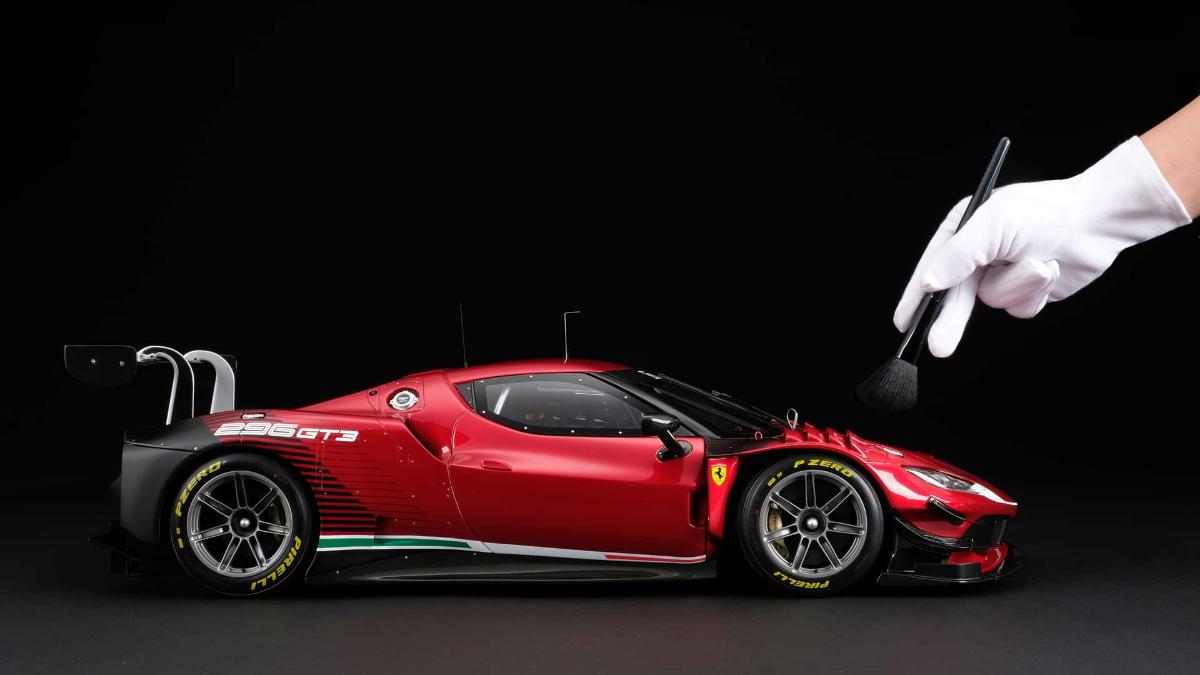 Масштабная моделька Ferrari 296 GT3 стоит дороже, чем новая Nissan Versa с салона