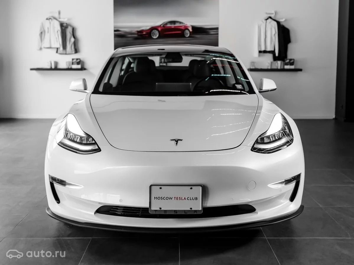 6 млн рублей — стоимость перовой Tesla Model 3 в России