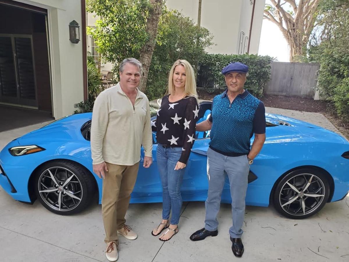 Сильвестр Сталлоне только что купил кабриолет Chevy Corvette 2021 года