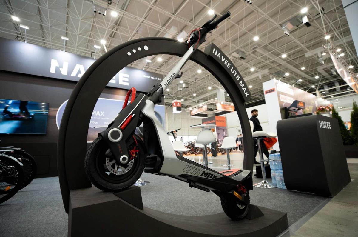 «Велокульт 2026»: NAVEE представила новое поколение городских электросамокатов