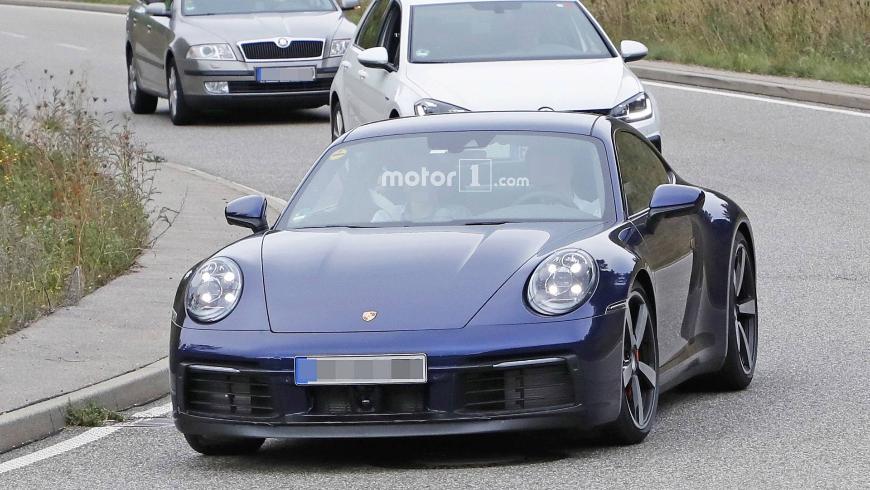 Замечен совершенно новый почти без камуфляжа Porsche 911