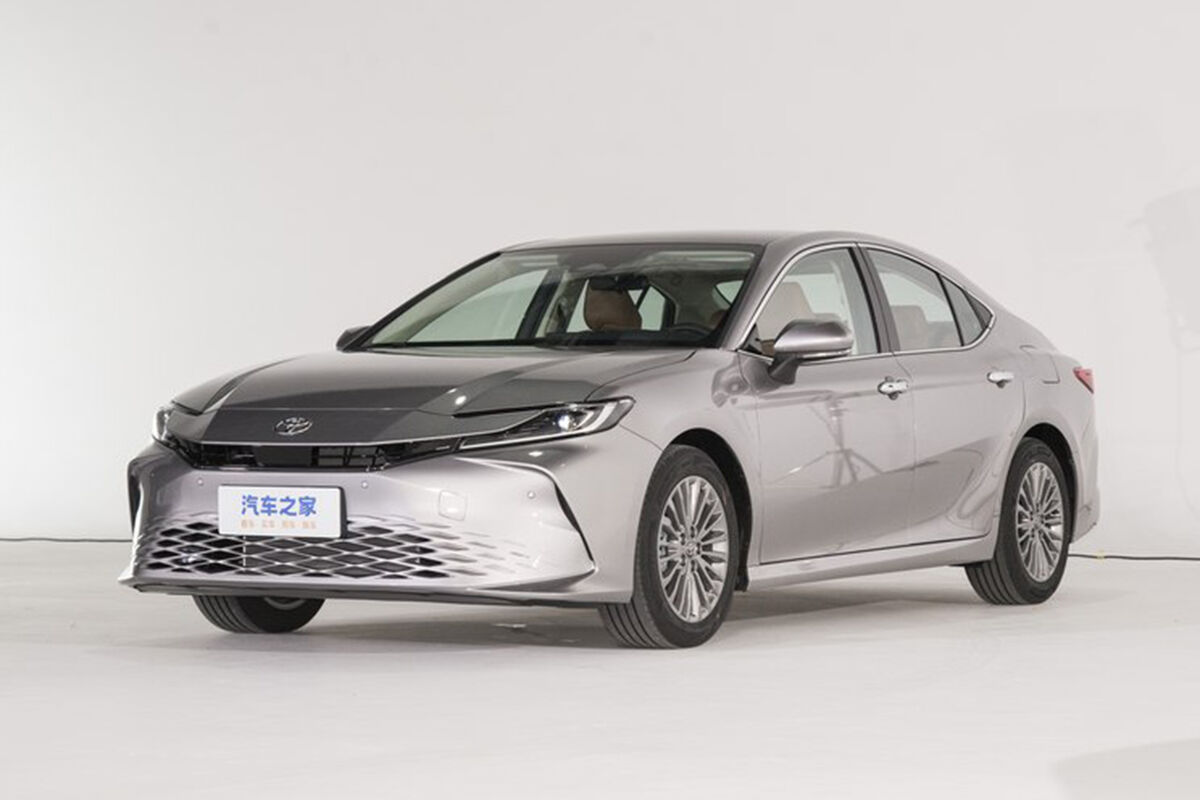 Тойота камри 2024 китай. Toyota Camry 2025. Новая Камри 2023.