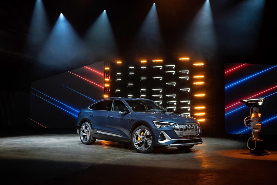 Audi представил электрический купе-кроссовер e-tron Sportback