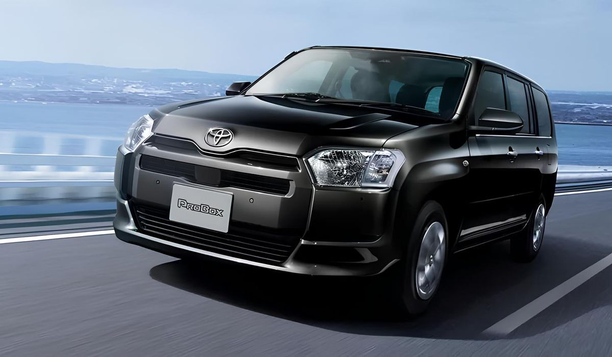 Toyota Probox - "старик" из 2002 года не умирает: причина его бессмертия и обновления 2026 года