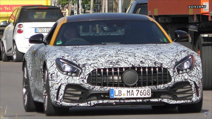 Журналистам попался прототип нового Mercedes-AMG GT R?