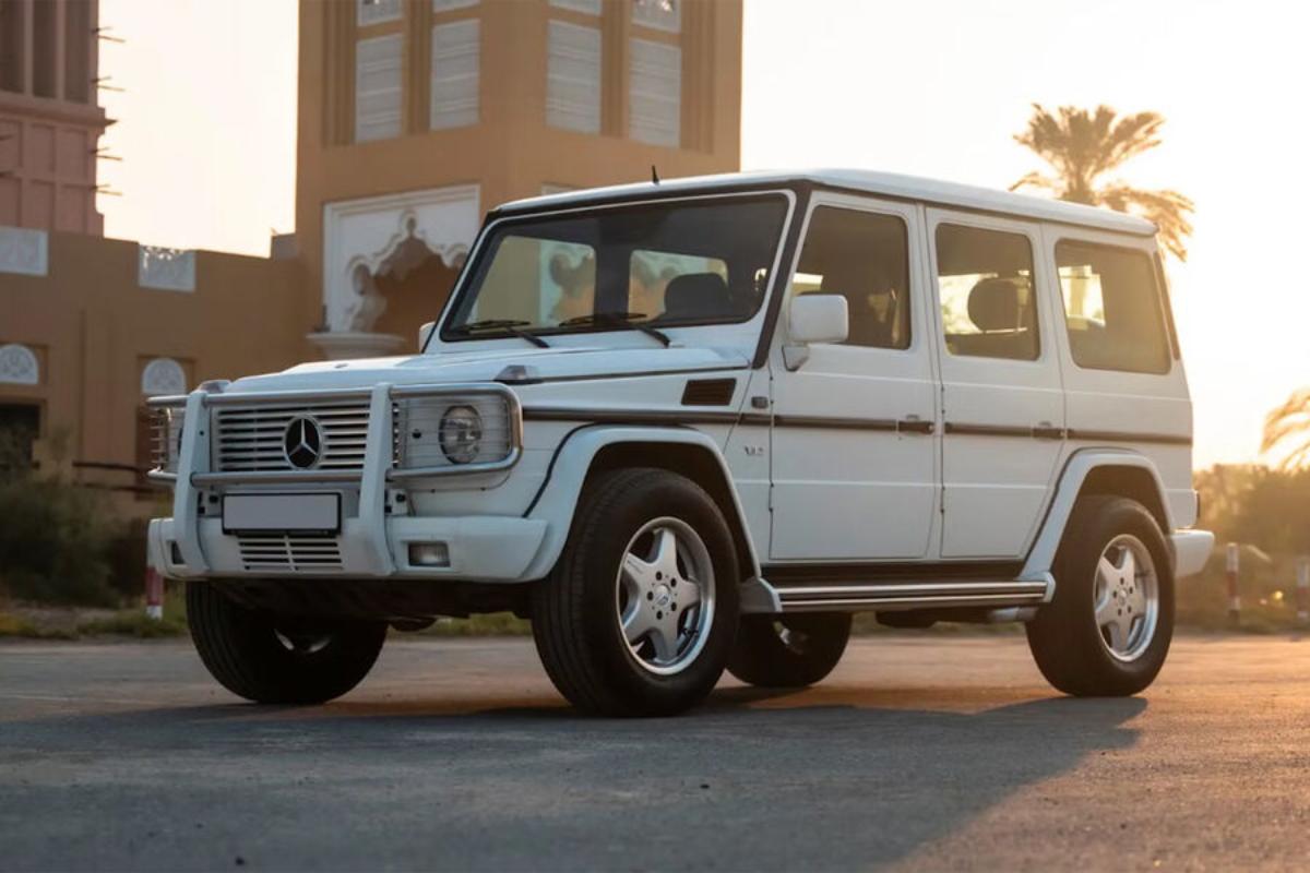 Королевский Mercedes-Benz G-Class с мотором V12 выставили на продажу