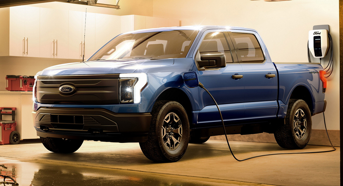 Половина дилеров Ford сообщила об отказе продавать электрокары в 2024 году