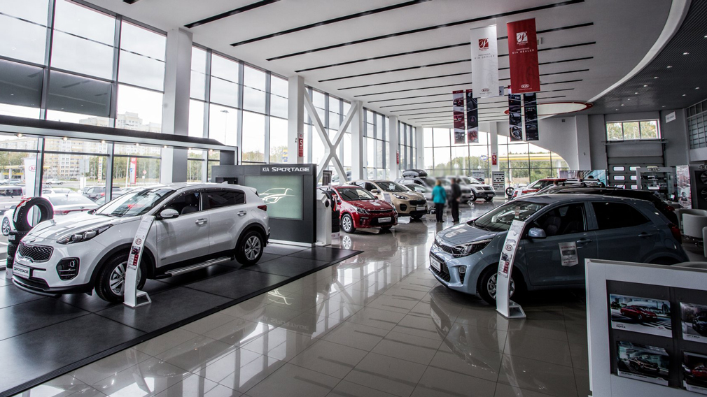 Россияне потратили на покупку новых авто почти 1 трлн рублей за 4 месяца 2021 года