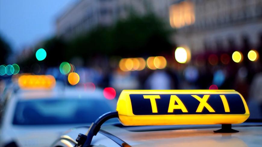 Работающим более 10 часов таксистам запретят брать заказы 