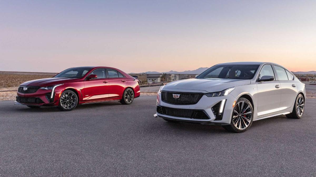 Cadillac объявил дату дебюта "заряженных" CT4-V, CT5-V Blackwing 2022