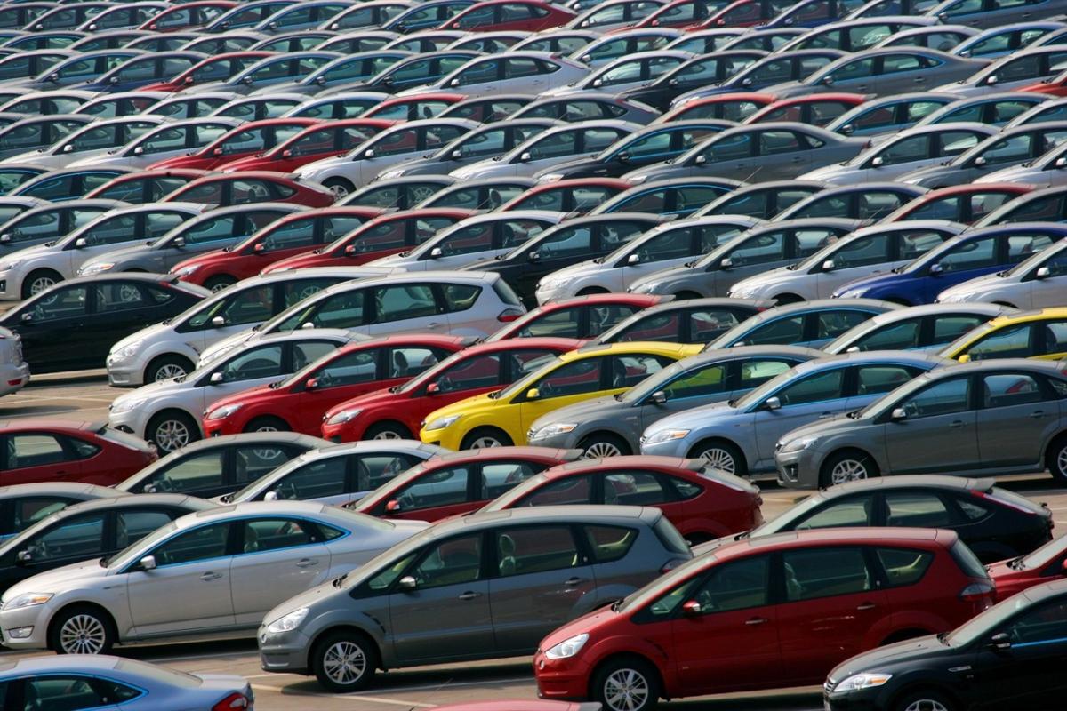 В России средняя цена автомобиля с пробегом снизилась на 6,4% в первом квартале 2023-го