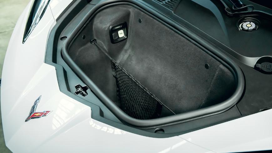 Chevy Corvette 2020 будет вас тормозить, если вы не закрыли багажник 
