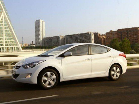 Hyundai приступает к  продажам в России новой версии седана Elantra
