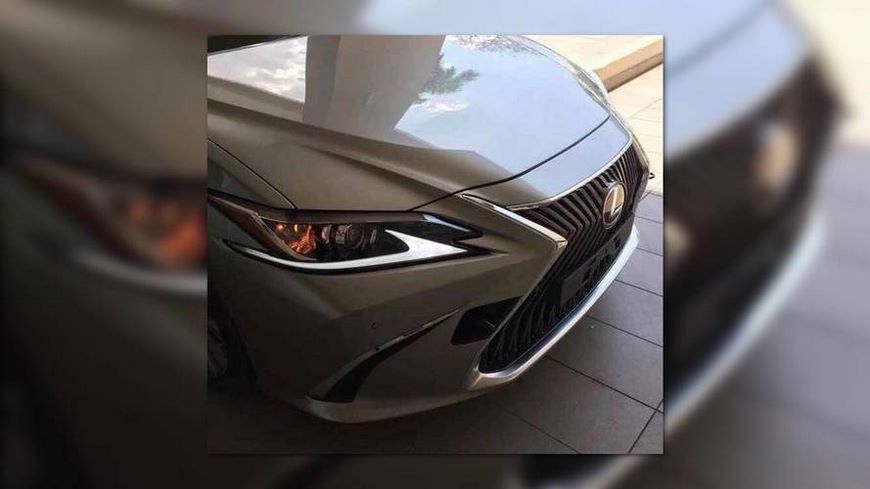 В сети впервые появились фотографии нового Lexus ES