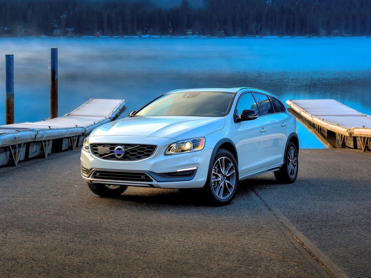 Volvo V60 Cross Country: поколения, кузова по годам, история модели и года  выпуска, рестайлинг, характеристики, габариты, фото - Carsweek