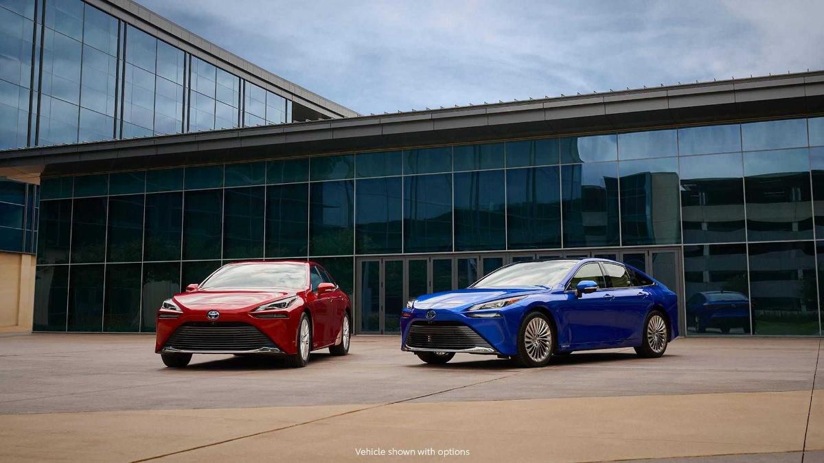 "Водородный седан" Toyota Mirai 2021 года рассекречен до презентации