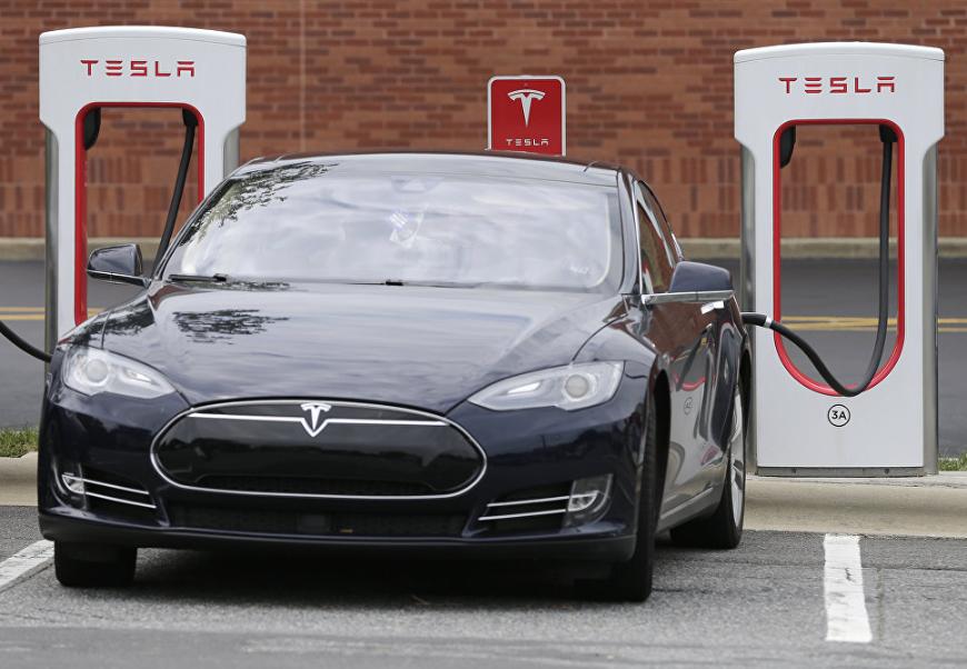Компания Tesla заплатит владельцам электрокаров 16 тыс. долларов из-за медленной зарядки