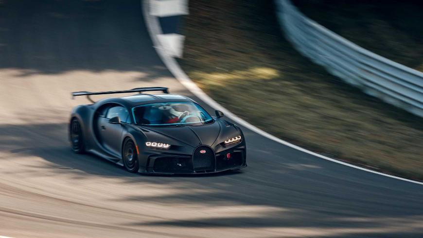 Bugatti тестирует свой гиперкар Chiron в более мощной версии Pur Sport 