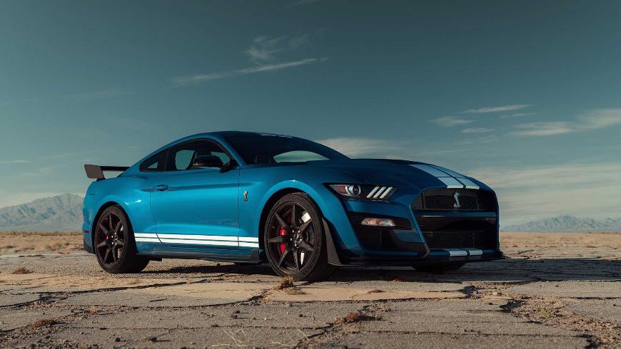 Кто окажется быстрее – новый Ford Mustang Shelby GT500 или Ford GT? 