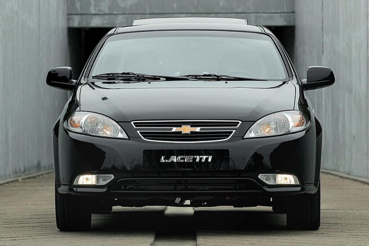 Культовый бюджетник Chevrolet Lacetti вернулся на авторынок России