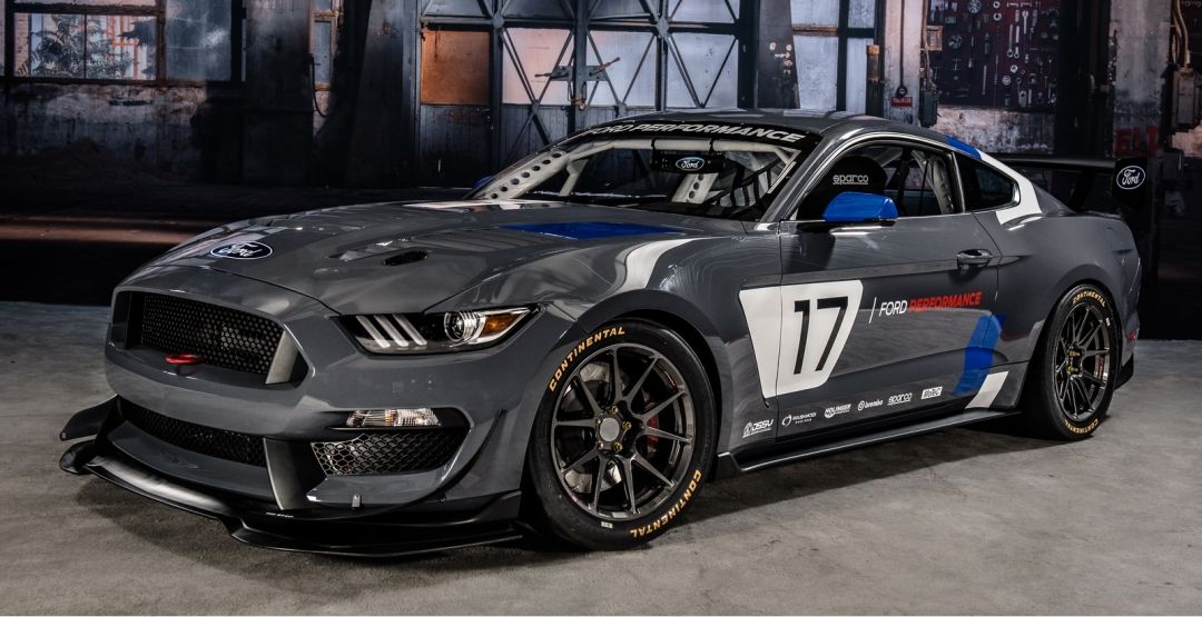 Американский Ford представил гоночное купе Mustang GT4