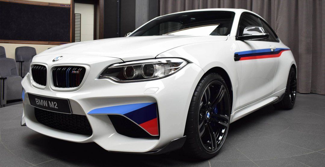Купе BMW M2 примерило спорт.пакет M Performance