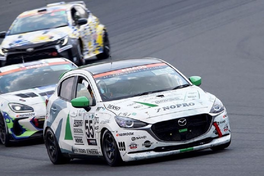 Компания Mazda тестирует Mazda2 на инновационном биодизельном топливе для серии гонок