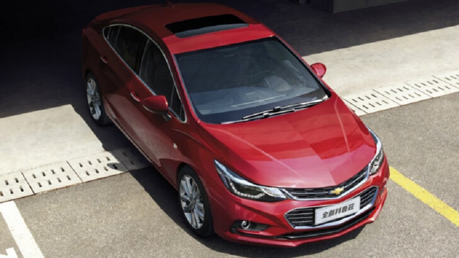 В Россию начали поставлять обновленные седаны Chevrolet Cruze из КНР за 2 млн рублей