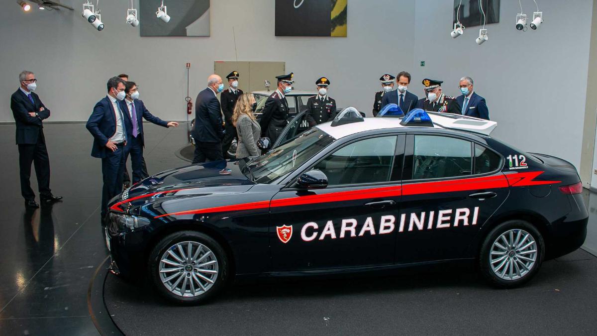 1770 пуленепробиваемых Alfa Romeo Giulia поступили в полицию