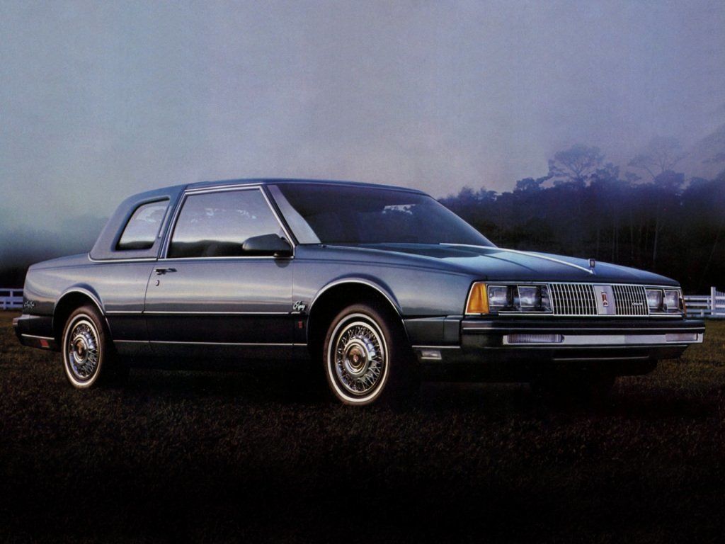 Oldsmobile Toronado: роскошь и мощь в одном автомобиле