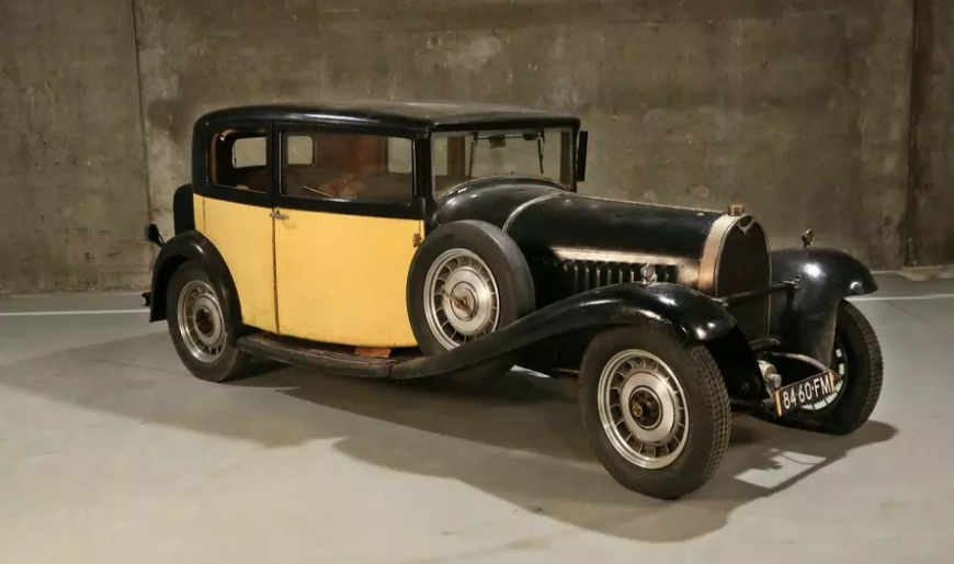 Пылившиеся в гараже бельгийского скульптора Bugatti продадут на аукционе