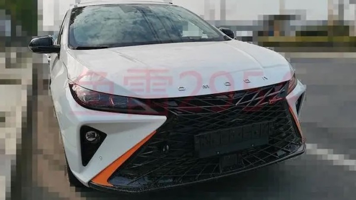 Экспортную версию седана OMODA GT, которая может появиться в России ...