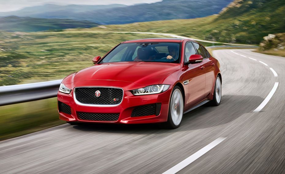 Jaguar представил удлиненную версию премиального седана XE