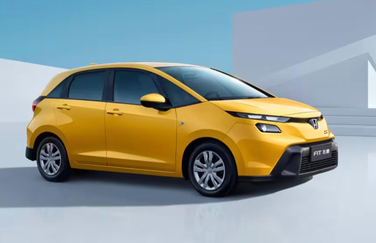 Компактный Honda Fit дешевле 800 тыс. рублей вышел на рынок Китая