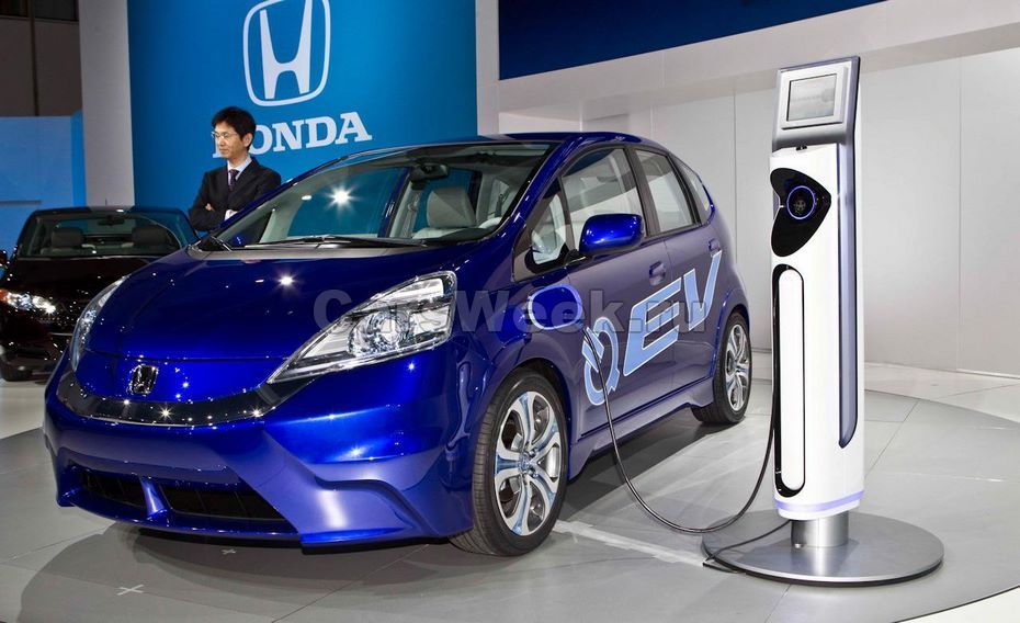 В 2018 году Honda выпустит два электрокара