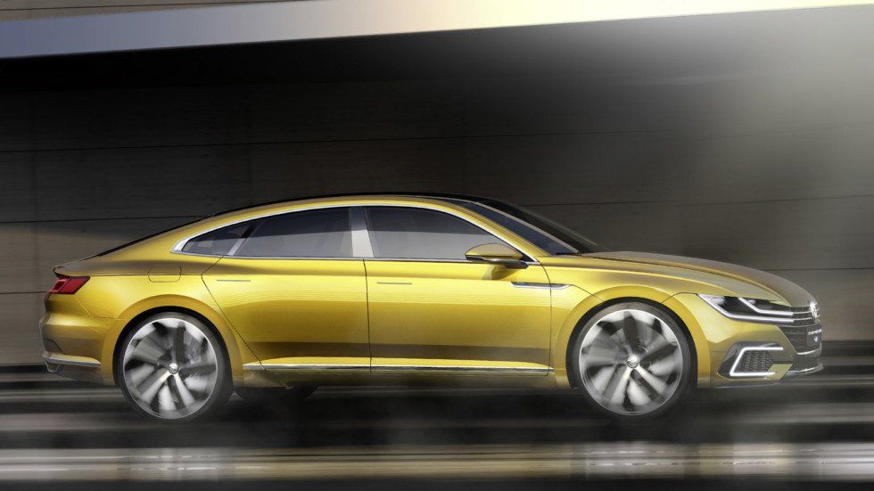 В интернете появились изображения спорткупе VolksWagen Arteon