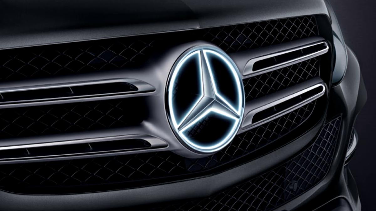 Mercedes отзывает тысячи кроссоверов из-за проблем с подсветкой логотипа