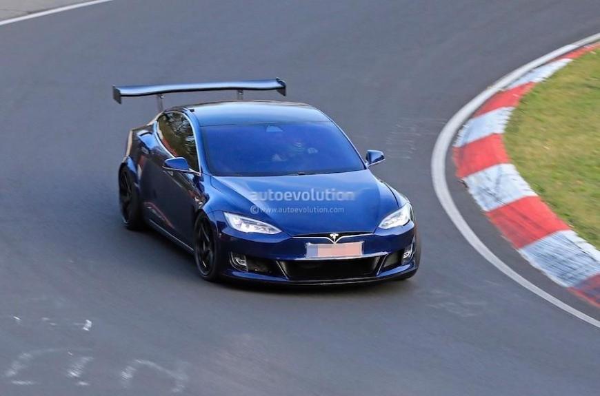 Tesla Model S «подловили» на Нюрбургринге с огромным антикрылом