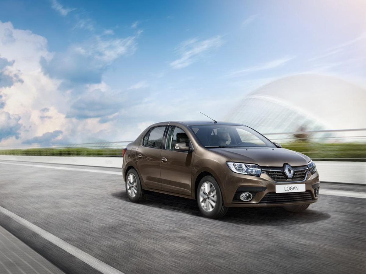 Новый седан Renault Logan в России за год подорожал на 100-600 тысяч рублей